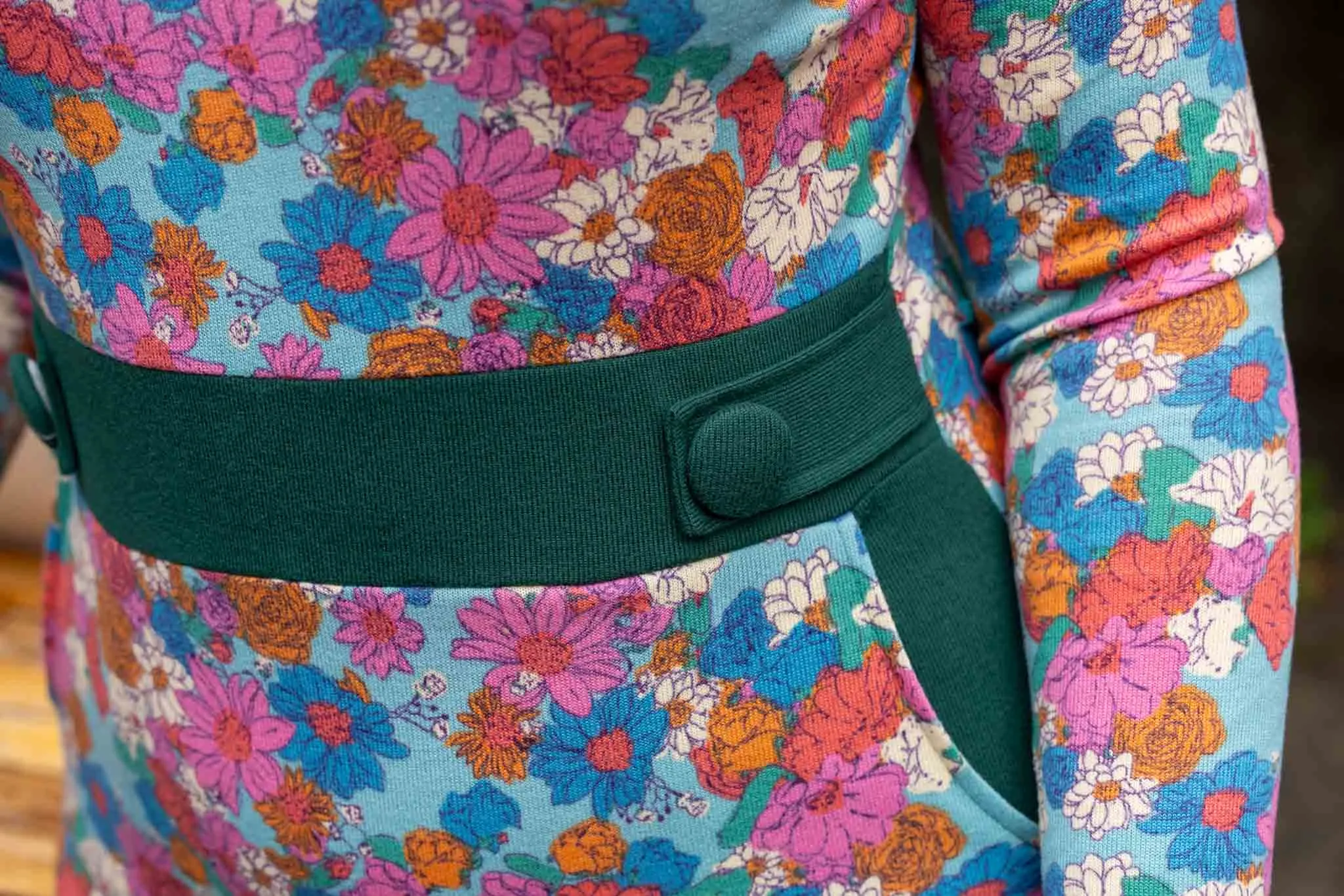 Peggy jurk - Aurora bloemen - vrolijke warme jurk - gemaakt door Tantilly