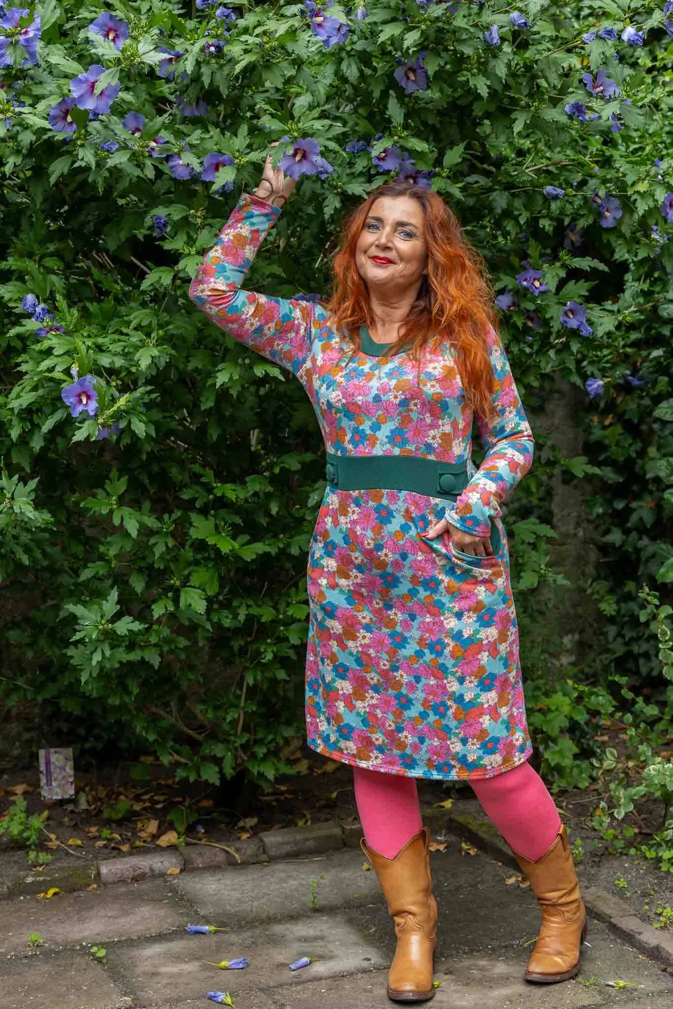 Peggy jurk - Aurora bloemen - vrolijke warme jurk - gemaakt door Tantilly
