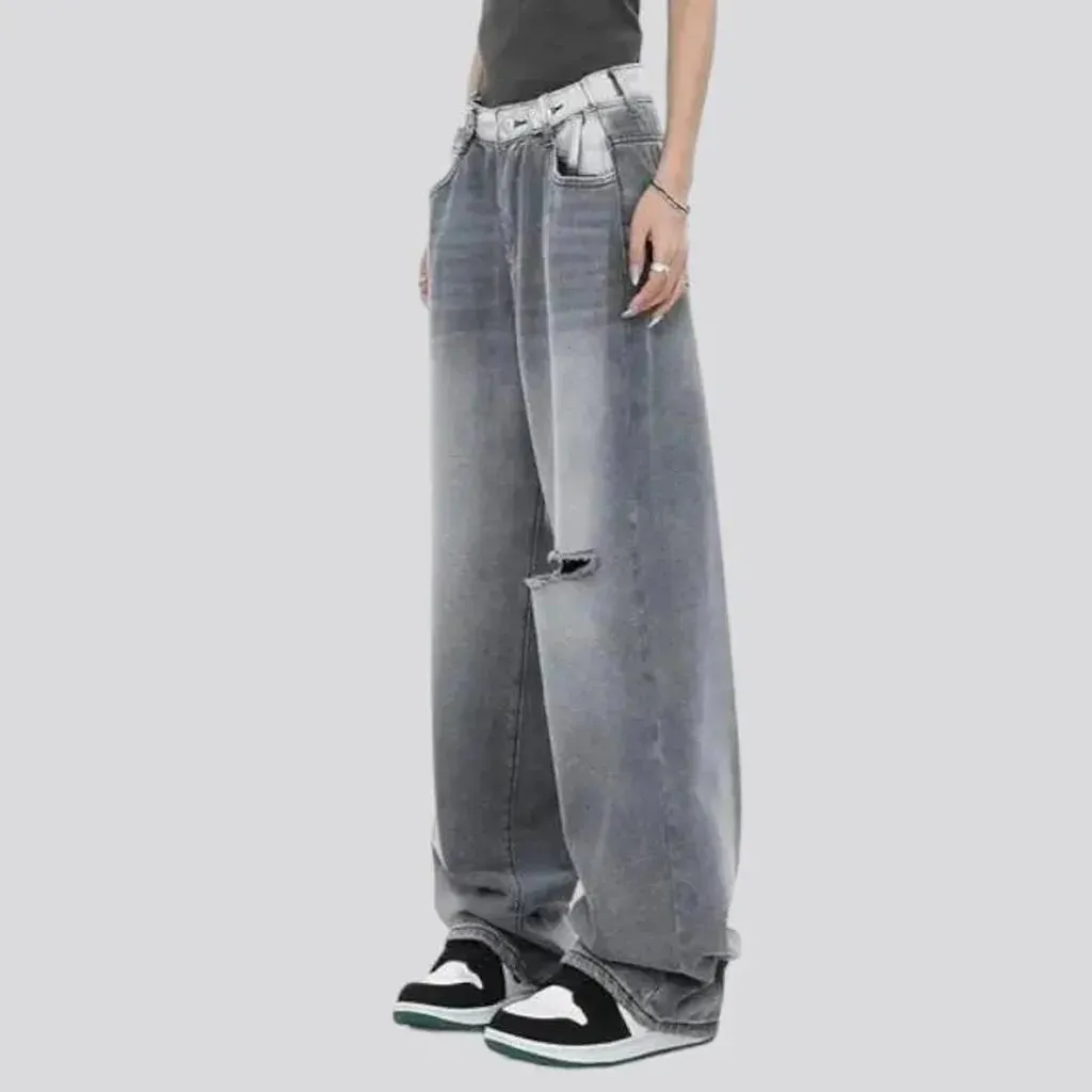 Sanded women's mid-waist jeans
