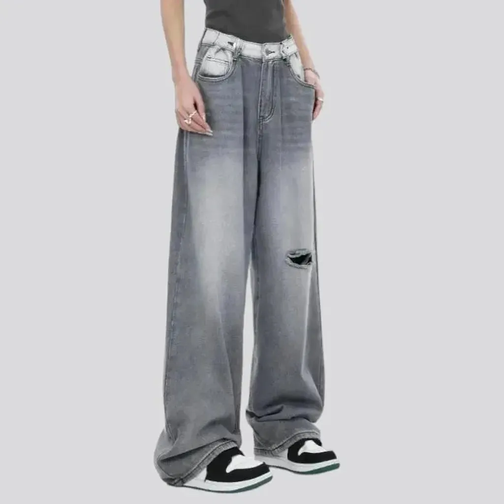 Sanded women's mid-waist jeans