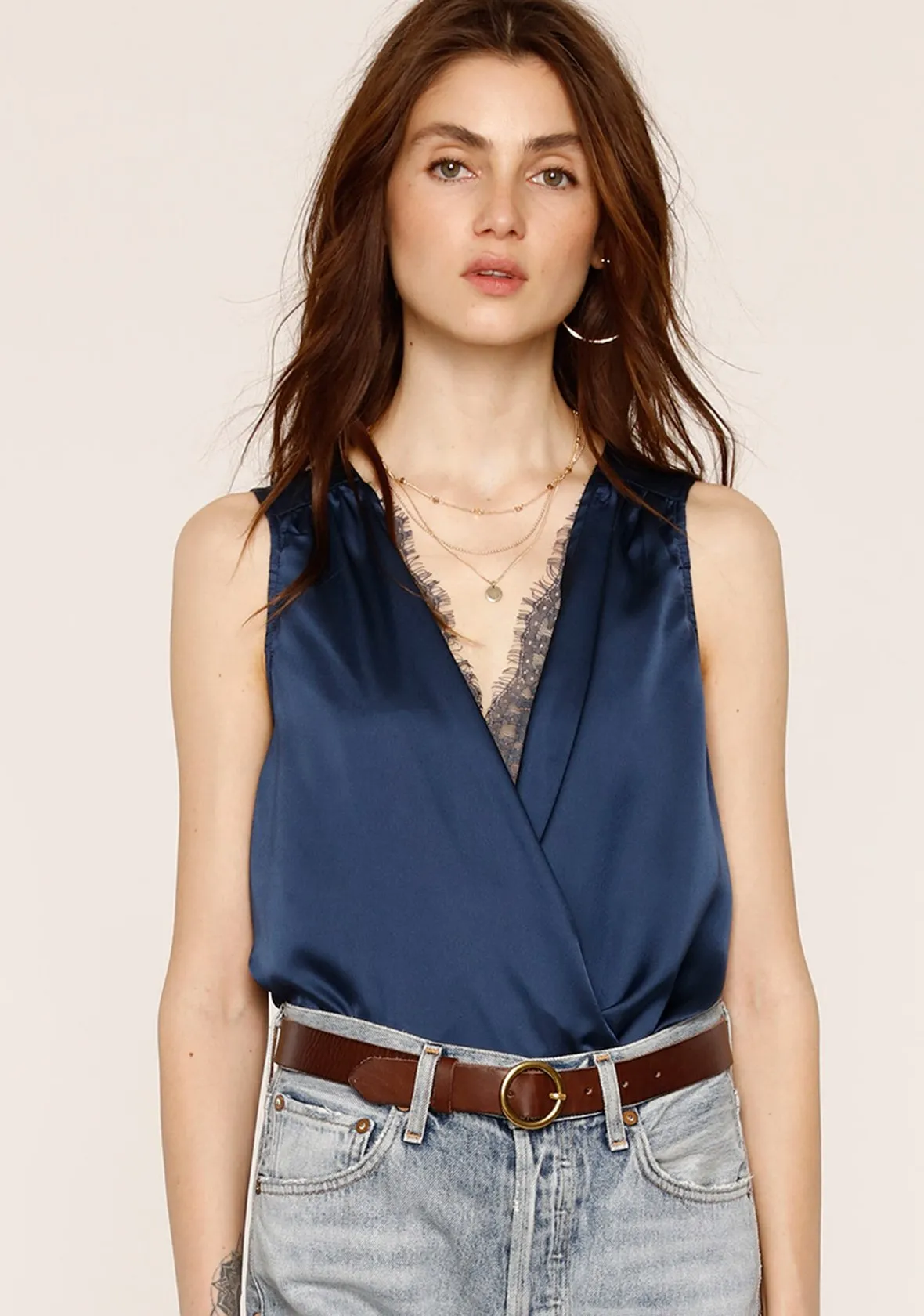 Singer Top