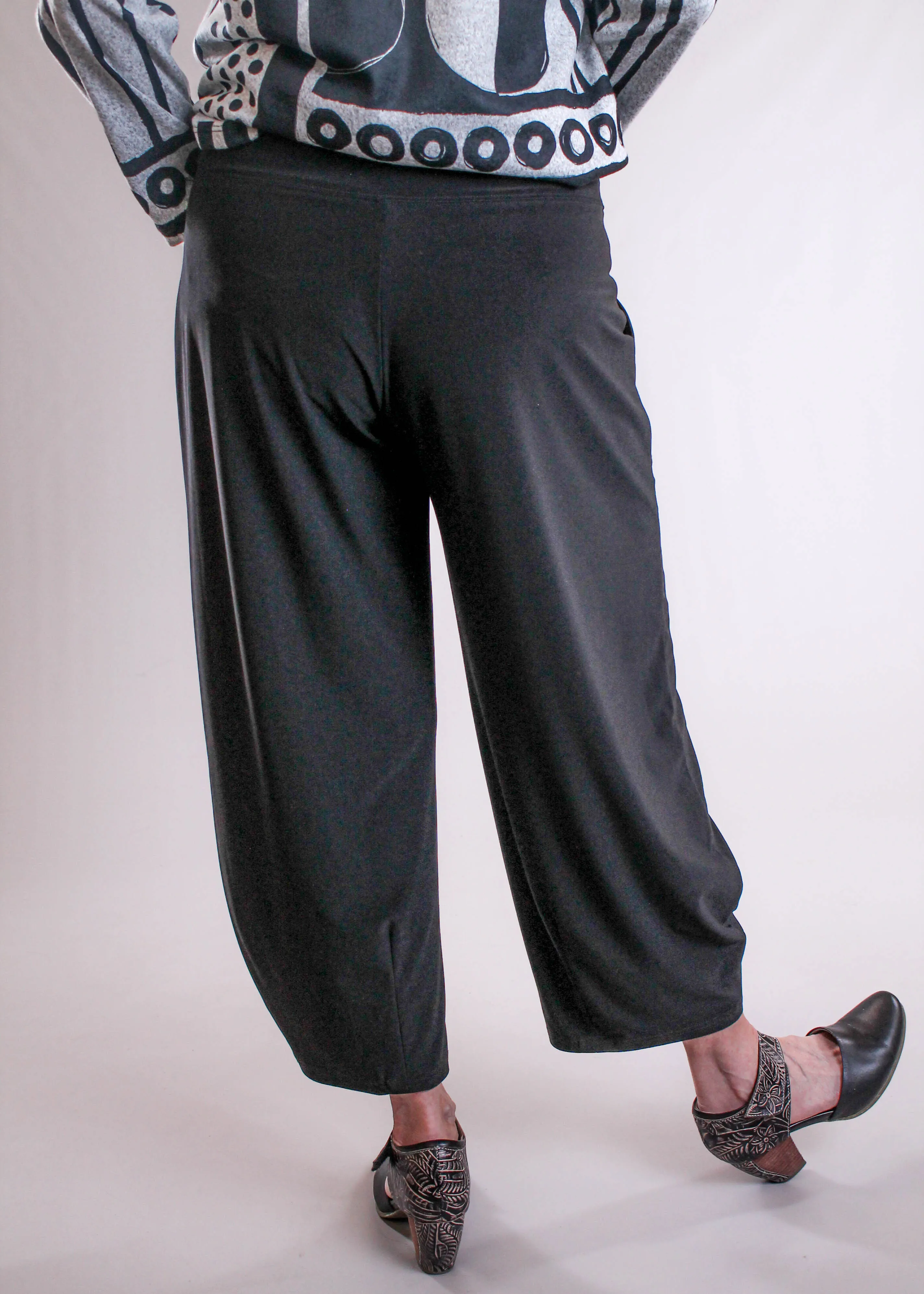 Sympli Narrow Lantern Pant