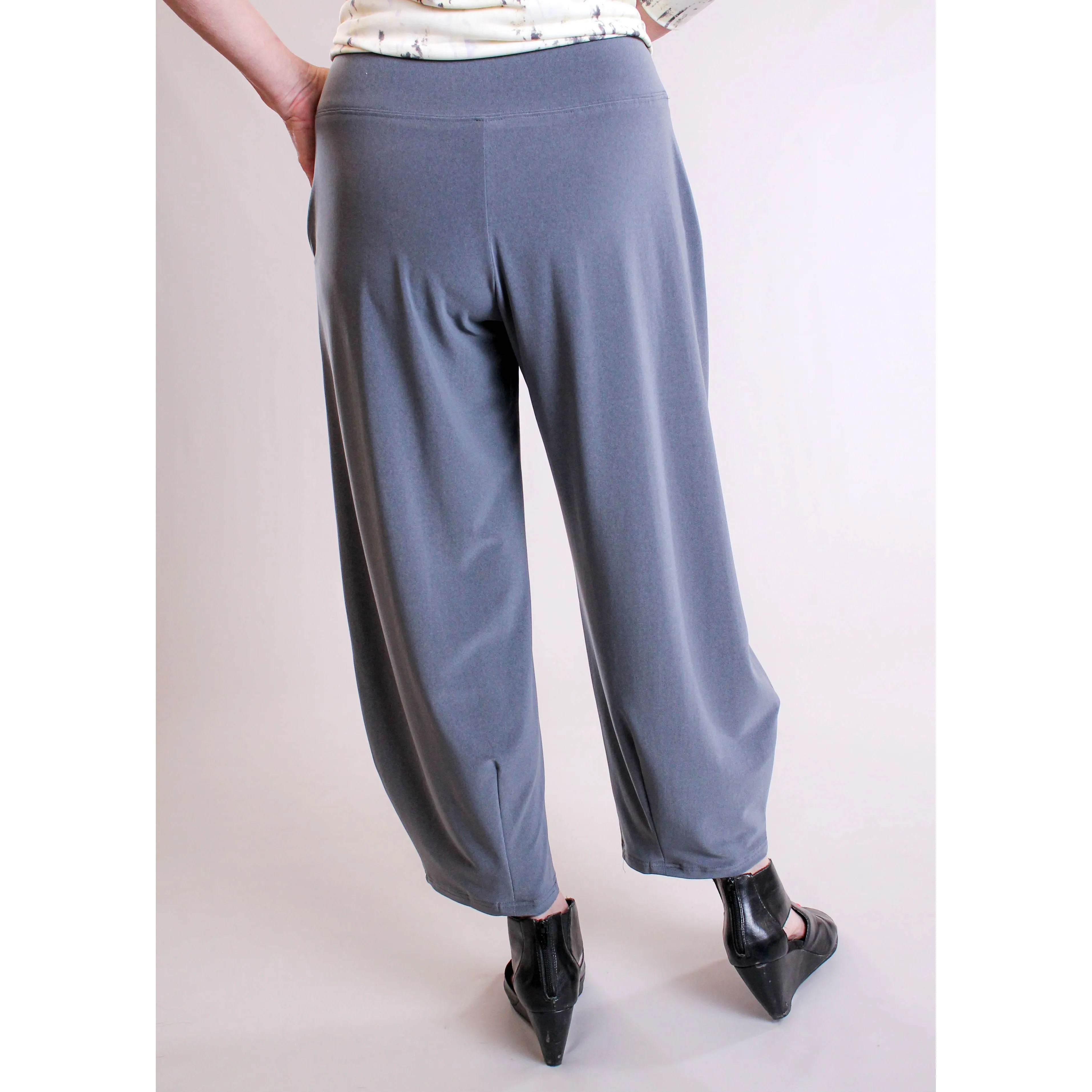Sympli Narrow Lantern Pant