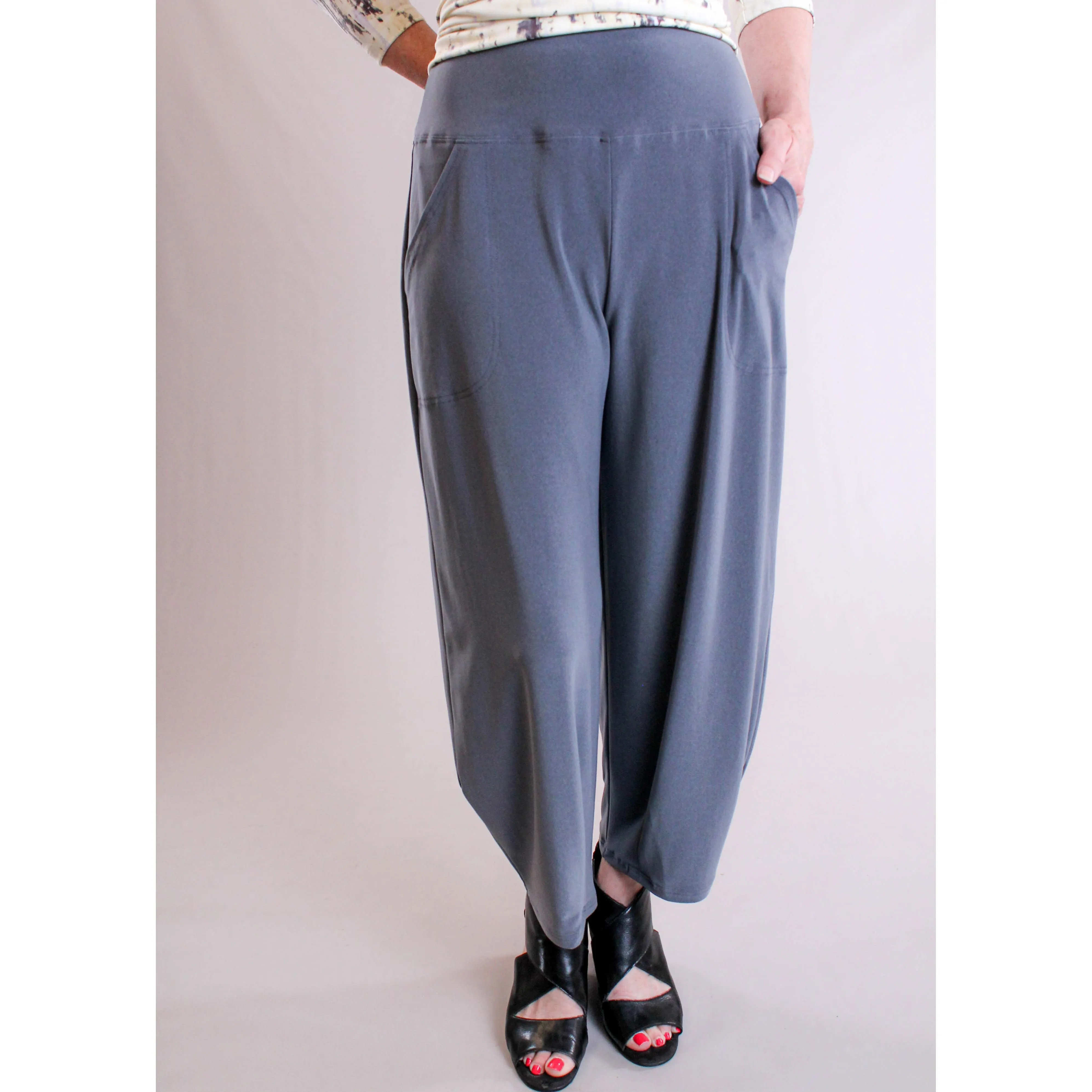 Sympli Narrow Lantern Pant
